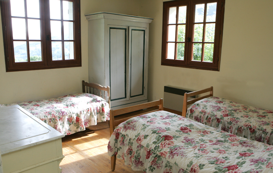chambre &agrave; trois lits